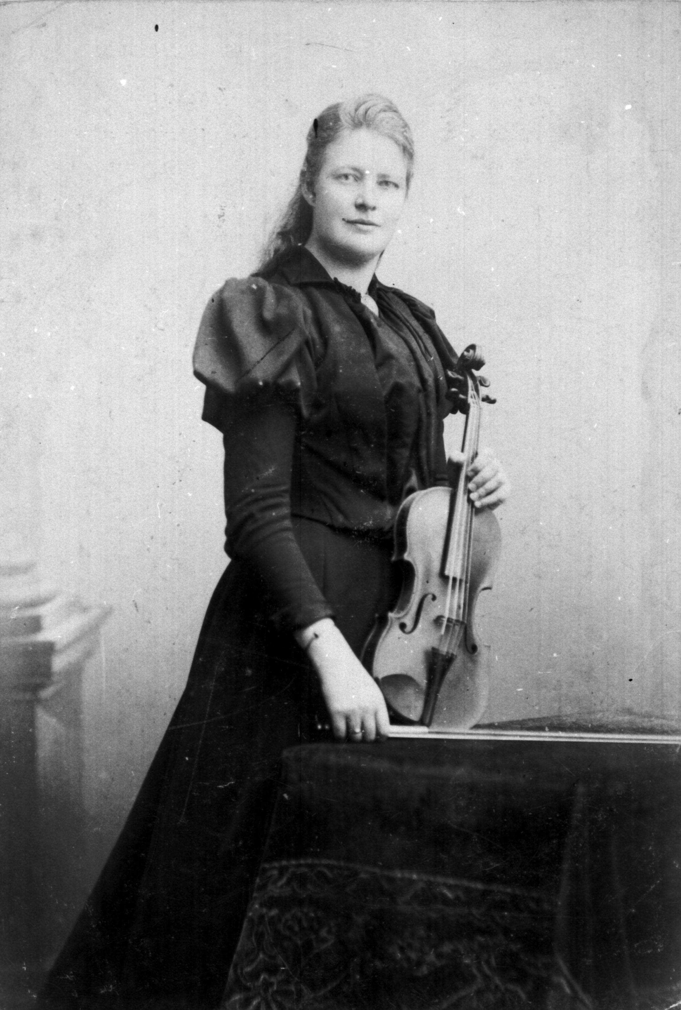 Amanda Röntgen-Maier portrait