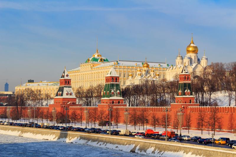 moscow-kremlin-sunny-winter-morning-moscow-winter-moscow-kremlin-sunny-winter-morning-moscow-winter-112262112